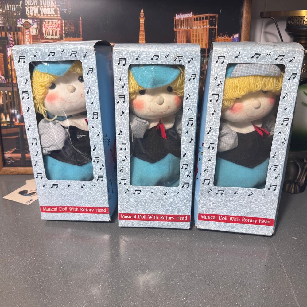 3 Vtg Faratak Musical Dolls With Rotary Head NOS Taiwan Wind Up Boxed Doll 1991